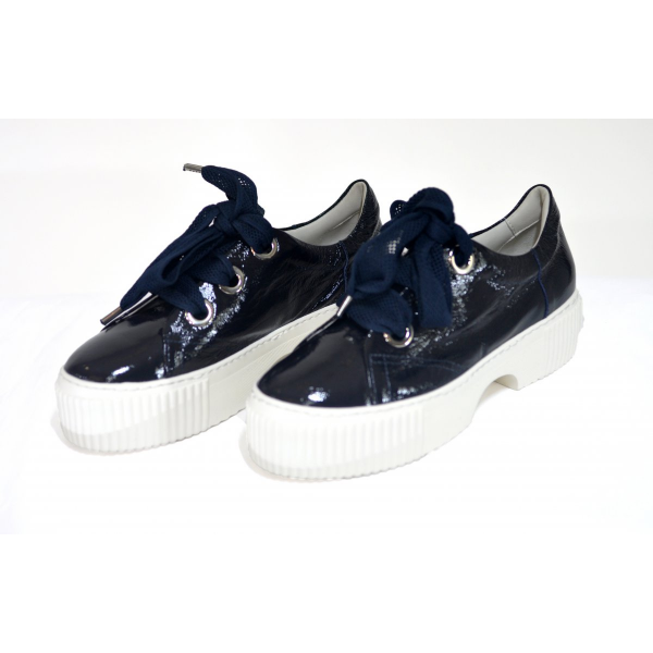 Lacquered platform sneakers