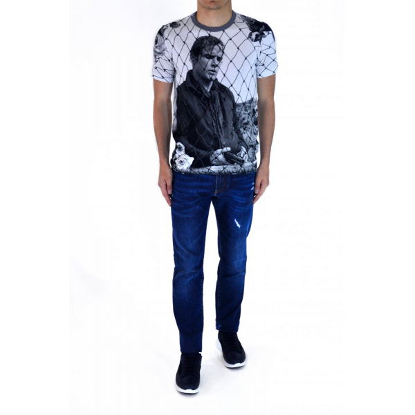 Marlon Brando white t-shirt with black and white photo