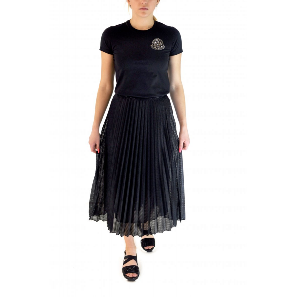 Pleated skirt with elastic