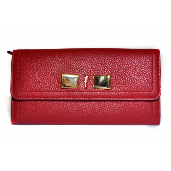 Red wallet