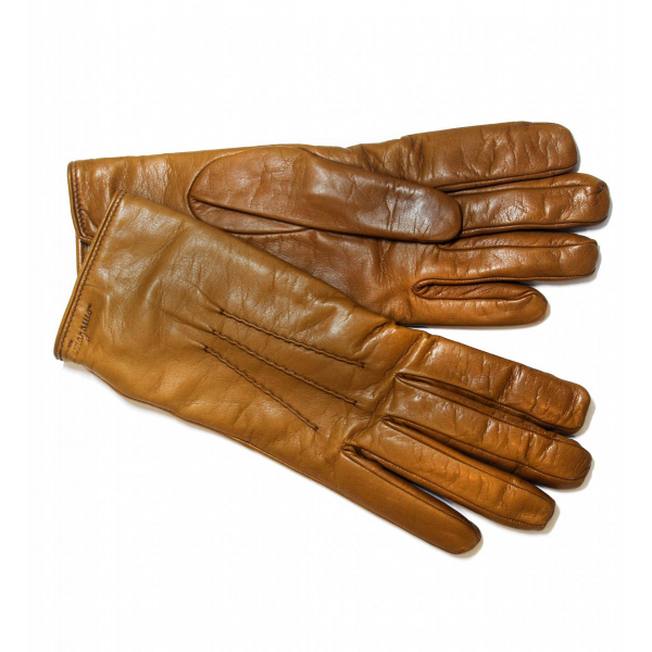 Утепленные перчатки с декоративными швами