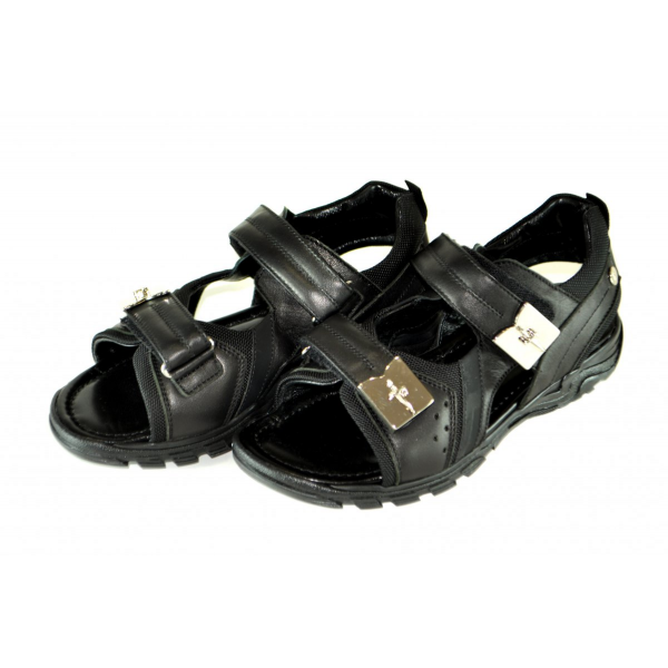 Leather sandals with textile elements