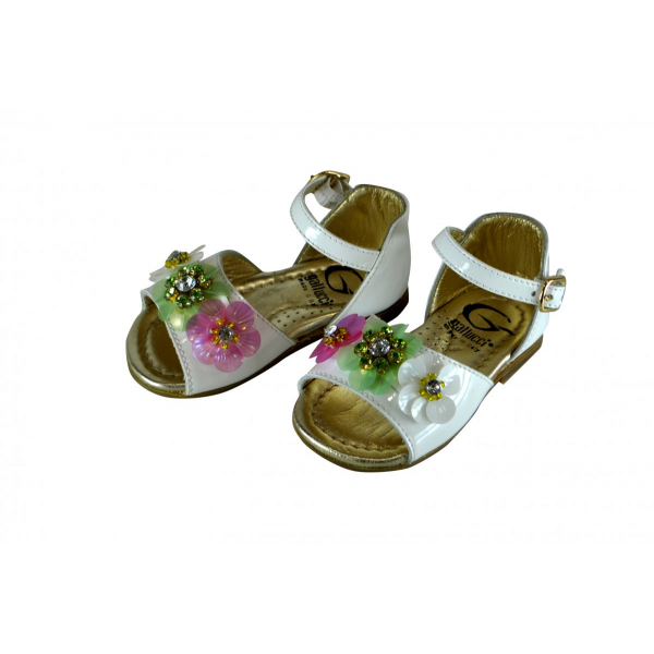Floral lacquer sandals