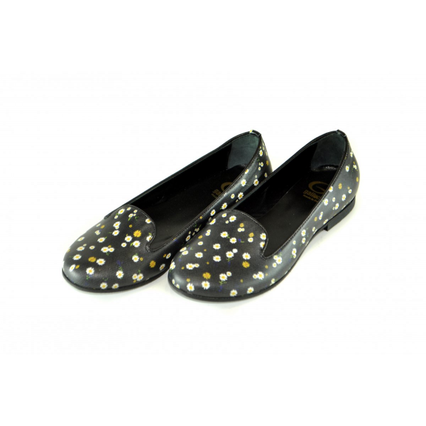 Daisy print loafers