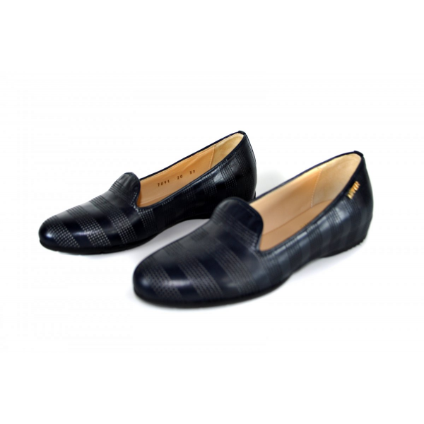 Blue breathable loafers