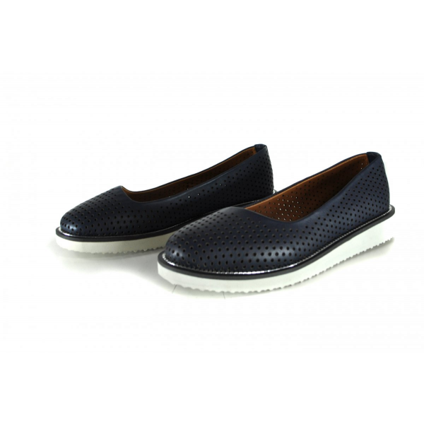 Blue breathable loafers