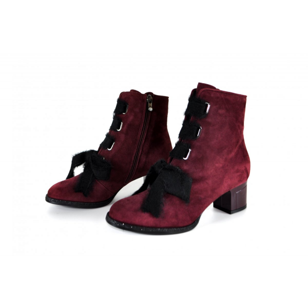 Burgundy boots with fur and lace