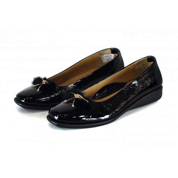 Patent leather shoes