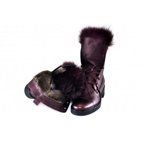 Boots with fur